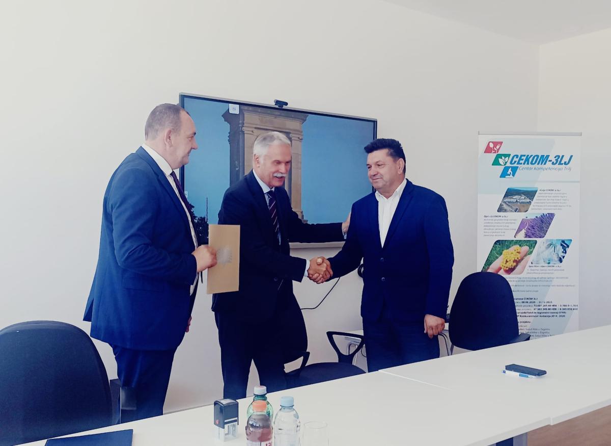 Potpisan ugovor o suradnji između Sveučilišta u Splitu, grada Trilja i Ustanove CEKOM 3LJ
